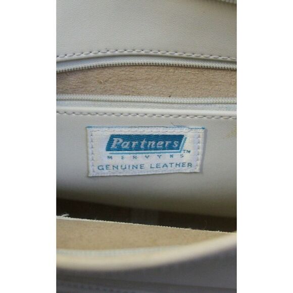 PARTNERS MERVYNS IVORY GENUINE LEATHER CROSSBODY SHOULDER BAG MESSENGER PURSE - Picture 9 of 9